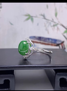 S925银镶嵌天然和田碧玉蛋面戒指阳绿百搭洋气菠菜绿玉石指环