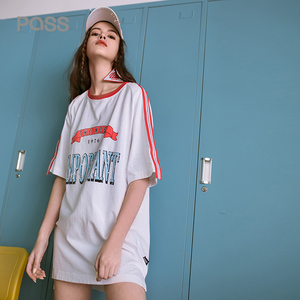 PASS字母印花连衣裙