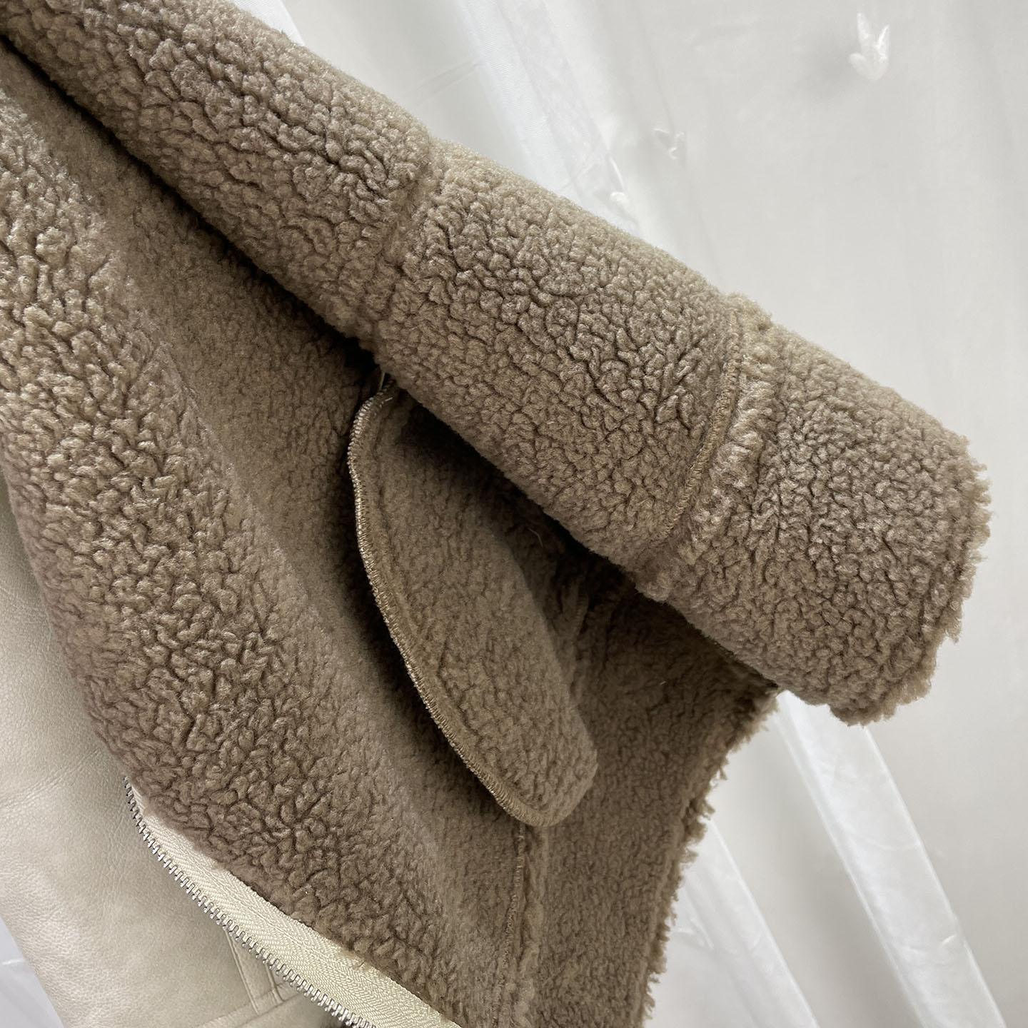 品牌撤柜童装中大童男女童皮毛一体麂皮外套儿童秋冬机车风夹克 - 图2