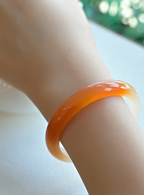 天然玛瑙手镯半山水渐变橘黄色玛瑙细款橙红玉髓饰品52圈口小号女