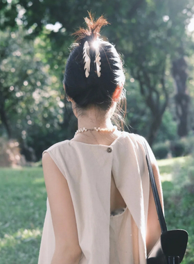 章小蕙同款米白色头发抓夹女高级感2025新款大号发量大发夹鲨鱼夹