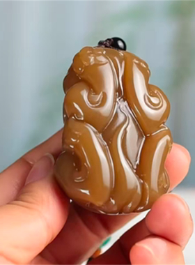 天然新疆和田玉且末红糖貔貅把件