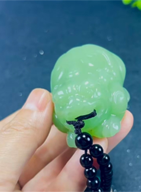 和田玉招财纳福貔貅青白玉手把件