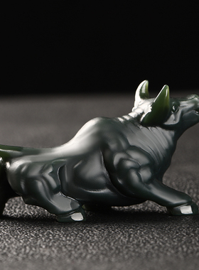 新疆和田玉黑青玉生肖牛摆件