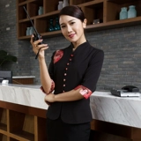 Управляющий кассиром девушки управляющий