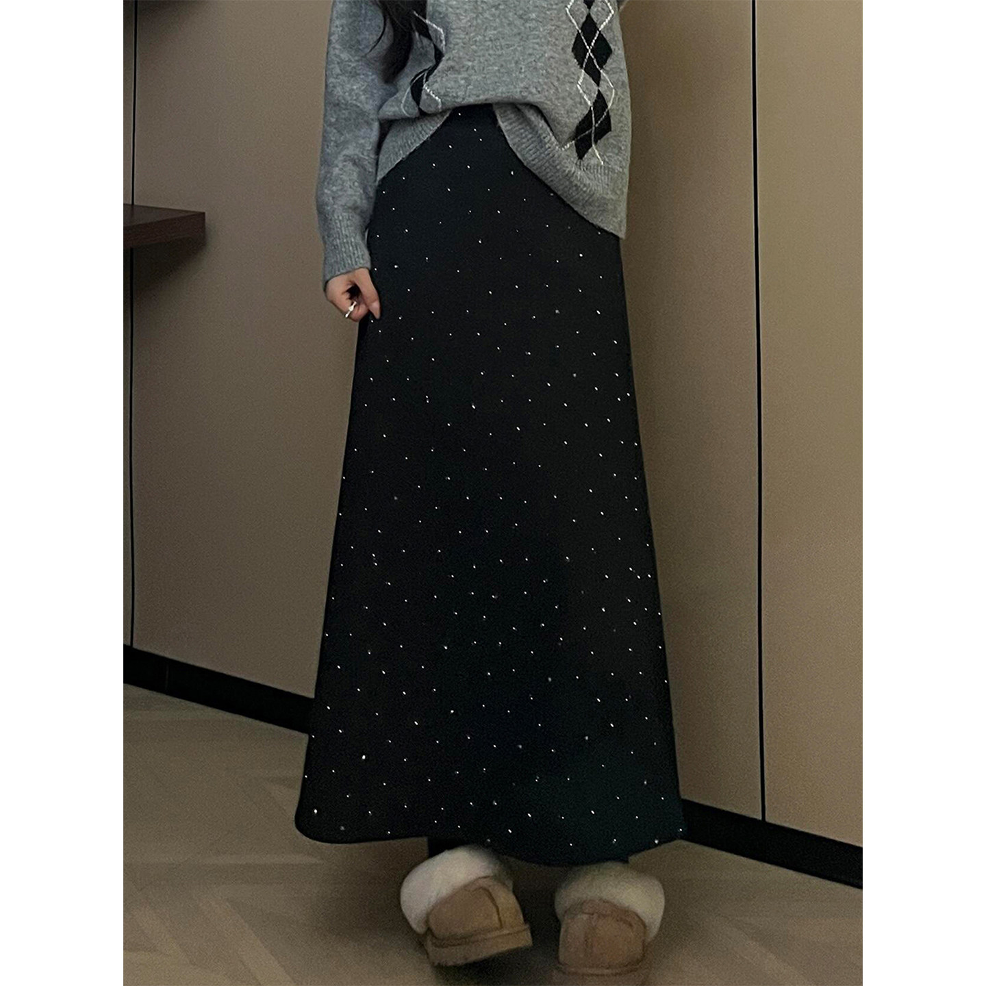 黑灰色烫钻半身裙女秋冬加绒加厚胖妹妹mm高腰宽松遮肉a字包臀裙,淘宝优惠券,粉丝福利购,淘宝优惠卷