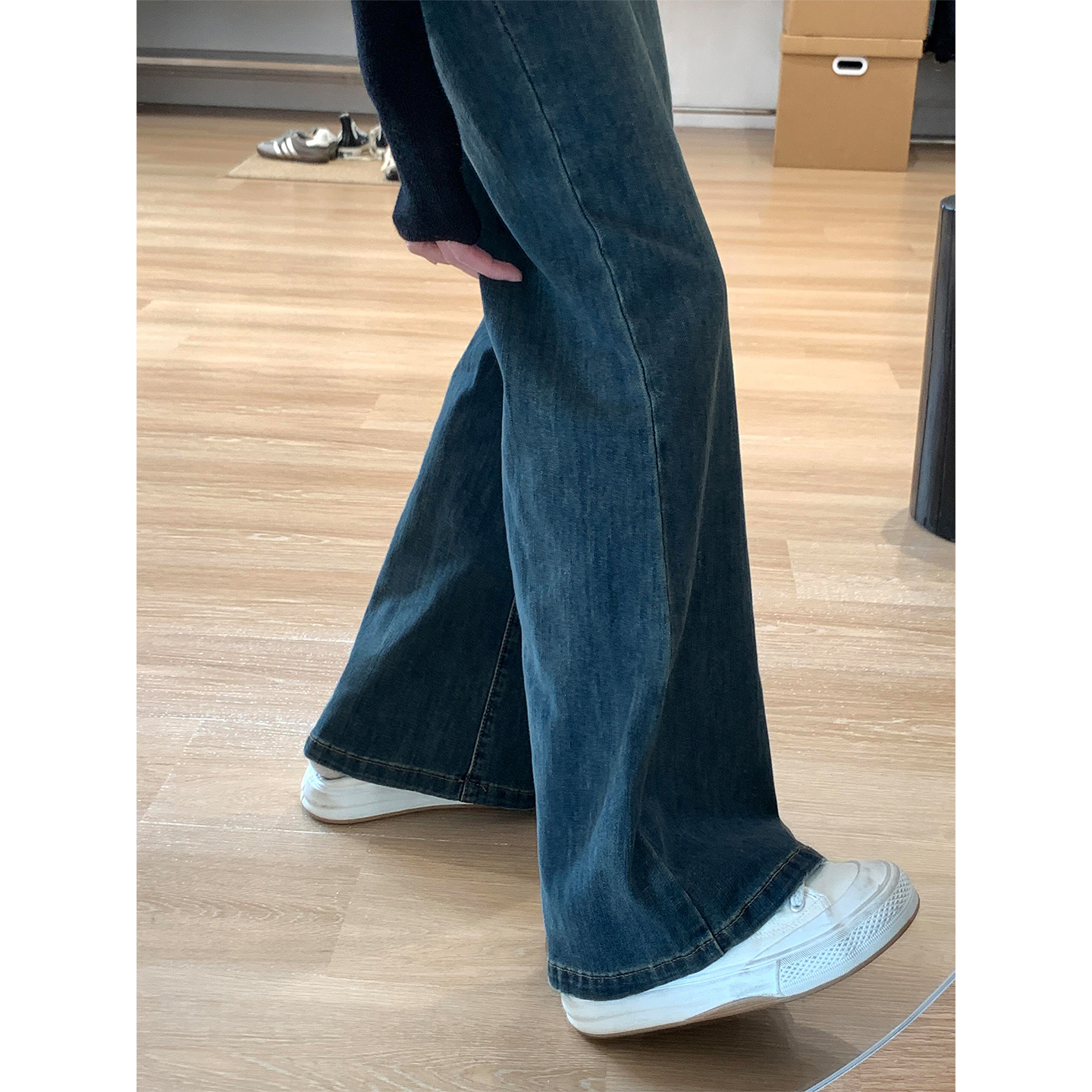 不贴腿微喇牛仔裤女秋冬新款胖妹妹mm梨型身材高腰弹力显瘦喇叭裤 - 图2