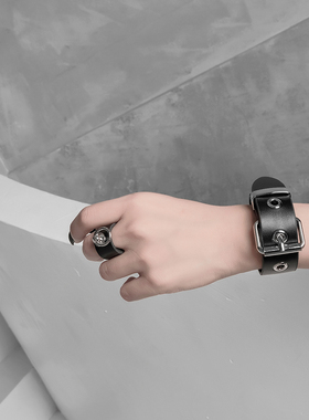 小雨自制暗黑朋克硬核手环戒指