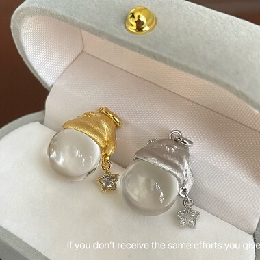 S925纯银圣诞帽许愿天然白水晶球吊坠项链轻奢高级感秋冬毛衣链