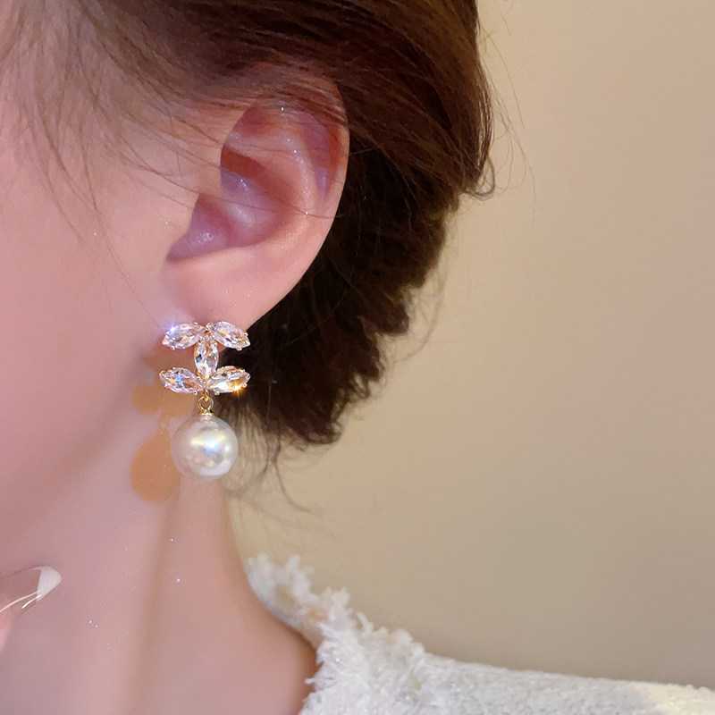 设计感锆石珍珠耳环女小众独特轻奢法式耳钉高级感时尚精致耳饰