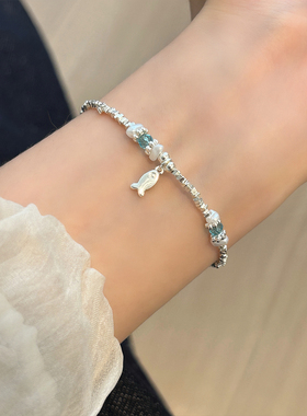 蓝色圆珠小鱼碎银手链