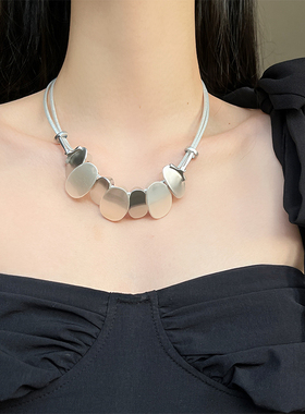 UNBEATEN冷淡风极简哑光金属圆片项链女小众设计高级感颈链锁骨链