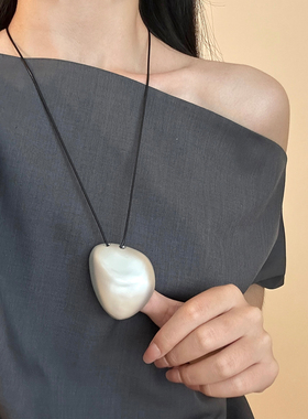 2025新款不规则爱心吊坠项链