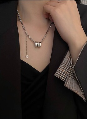 unbeaten小蛮腰钛钢项链女不掉色