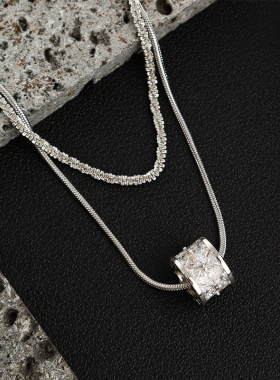 UNBEATEN双层叠戴项链女2025新款小众轻奢高级感锁骨链气质毛衣链