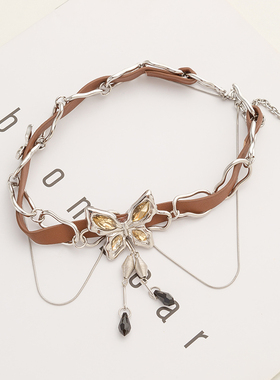 美拉德棕色皮革水晶蝴蝶项链女choker高级感颈链项圈锁骨链配饰