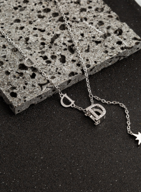 unbeaten镶钻D字母轻奢风项链女
