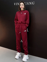 The Euro Fashion Three sets of women wear a hitch 2023 autumn and winter new red loose thickened long sleeve sweater suit woman