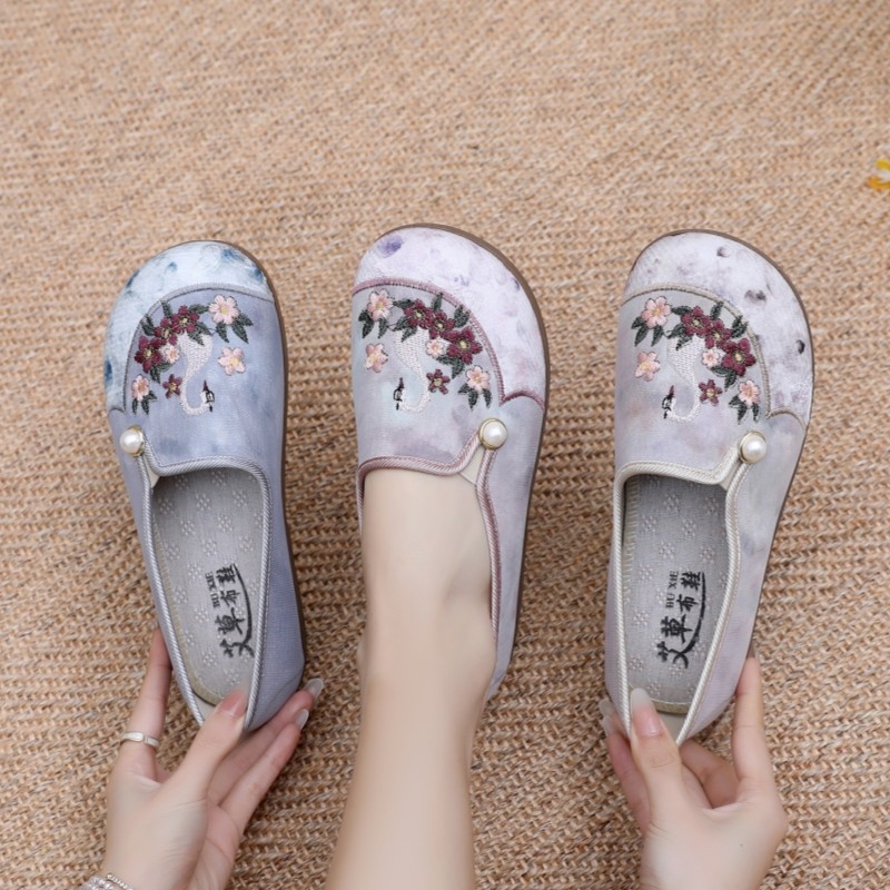 新款老北京布鞋女鞋绣花鞋汉服鞋古风一脚蹬女士妈妈鞋软底鞋舒适,淘宝优惠券,粉丝福利购,淘宝优惠卷