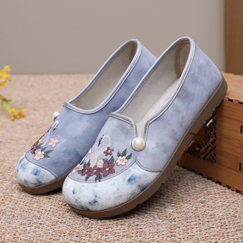 新款老北京布鞋女鞋绣花鞋汉服鞋古风一脚蹬女士妈妈鞋软底鞋舒适,淘宝优惠券,粉丝福利购,淘宝优惠卷