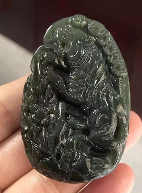 包真玉石生肖虎把玩件虎虎生威文玩玉器把玩新疆和田玉老虎手把件