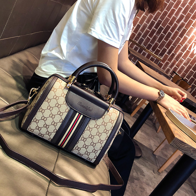 2020新款潮高级感包洋气单肩小包 妍多娜女士包袋