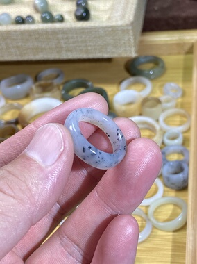 和田玉籽料戒指卡17白青花芝麻糊古风戒圈跑环文玩珠串玉环挂饰