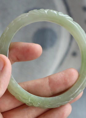 玉手镯60.5圈口（证号3150701，和田玉翠青色雕工镯