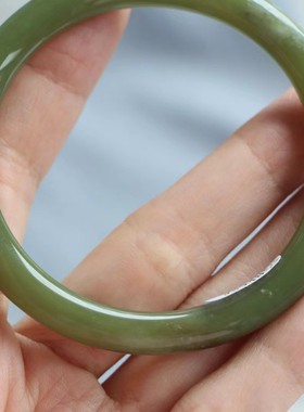 保真天然和田玉手镯57圈口证书5292948和田玉青绿色 青海黄口料圆