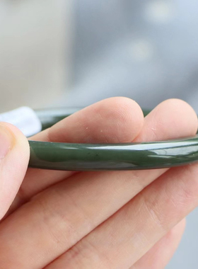 保真和田玉手镯63圈口证书编号5293024和田玉青绿色 黄口料圆条