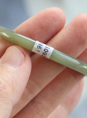 保真天然和田玉手镯52圈口证书9260861和田玉青绿色 青海料圆条