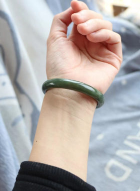 保真和田玉手镯52圈口证书编号1040274和田玉深湖绿色 黄口料