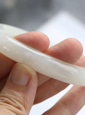 保真和田玉手镯56圈口证书编号6120797和田玉淡藕粉底白玉