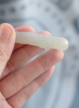 保真天然和田玉手镯圈口58花开富贵雕工镯证书编号8221700 青海料