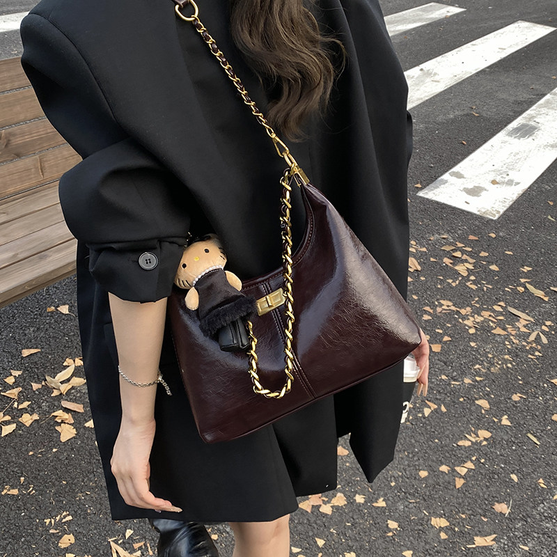 链条包包女大容量2025新款秋季复古单肩斜挎包链条通勤水桶包包女,淘宝优惠券,粉丝福利购,淘宝优惠卷
