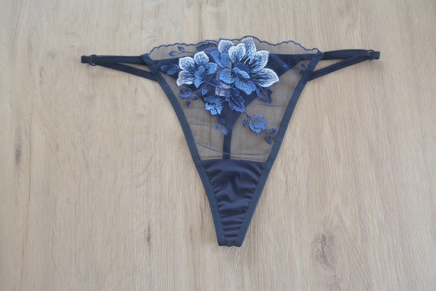 747外贸刺绣花朵辣妹丁字裤透气舒适网纱性感可调节大码女士内裤,淘宝优惠券,粉丝福利购,淘宝优惠卷
