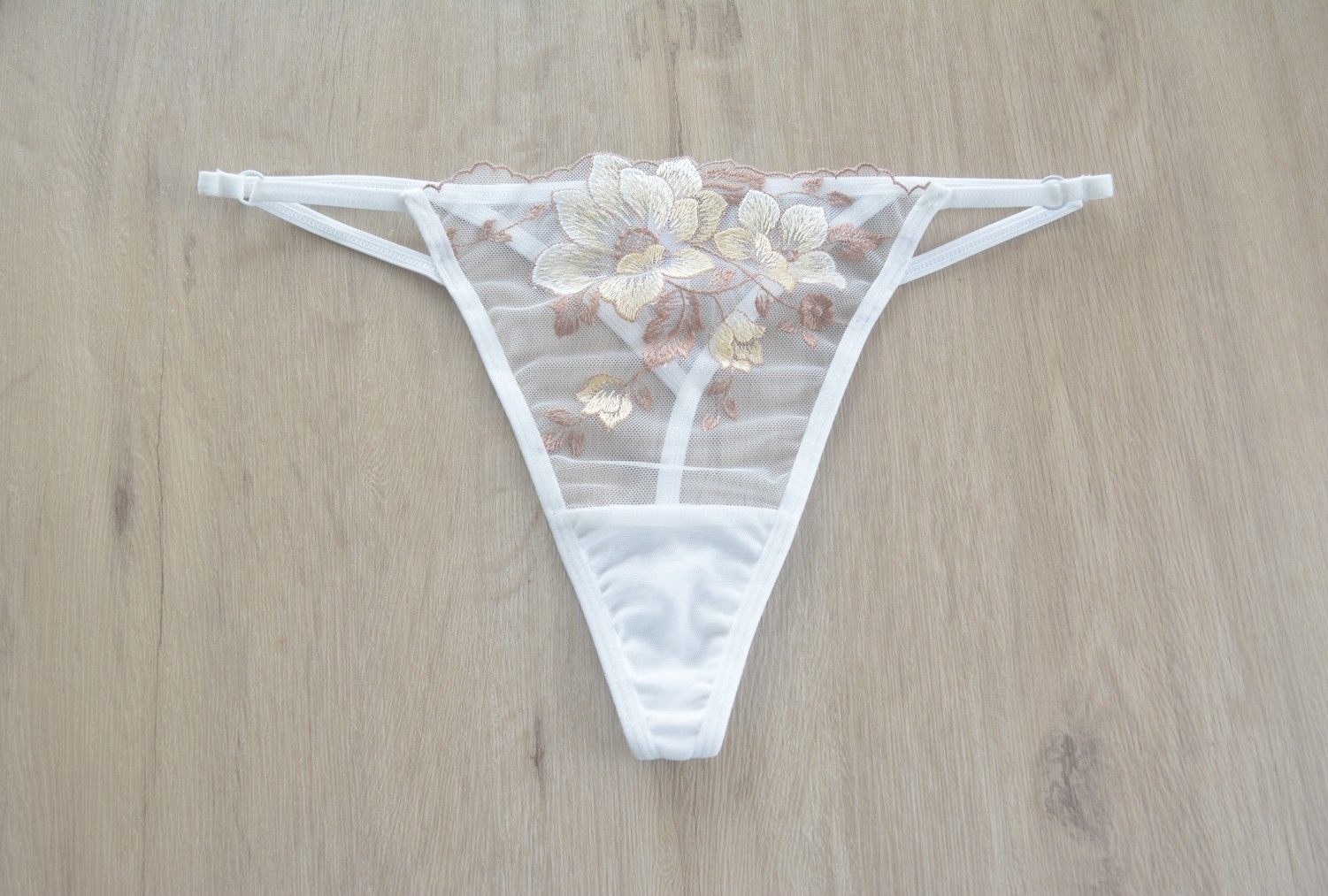 747外贸刺绣花朵辣妹丁字裤透气舒适网纱性感可调节大码女士内裤,淘宝优惠券,粉丝福利购,淘宝优惠卷