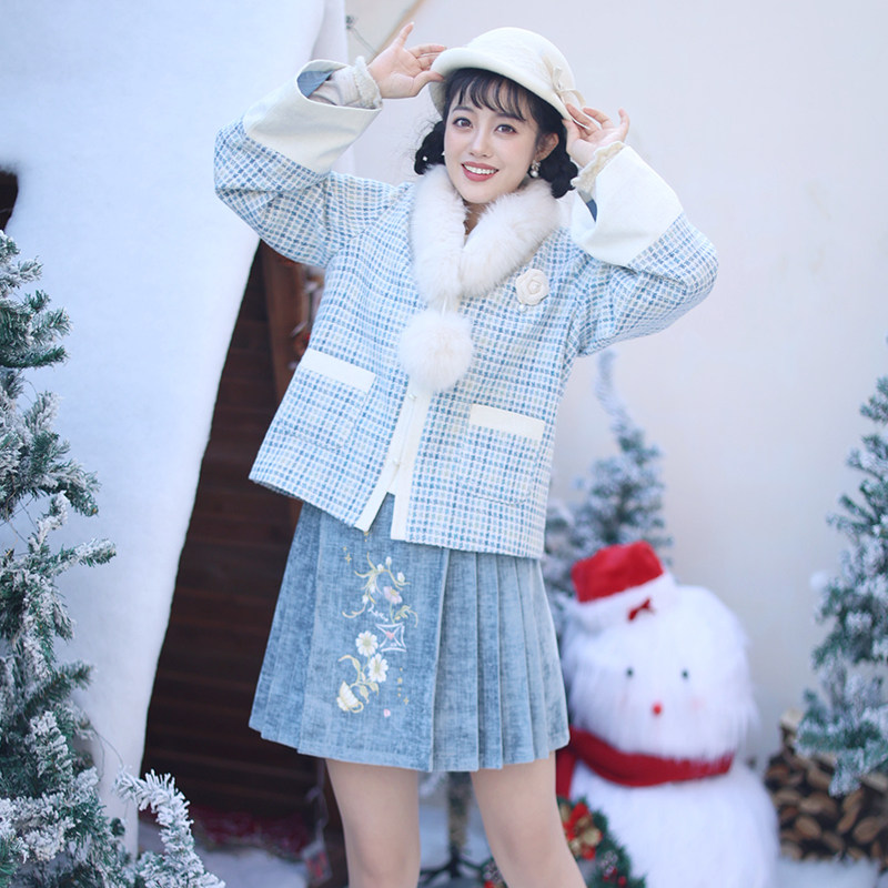 听月小筑【南桥听雪】原创女秋冬方领格子外套仿马面裙国风新中式,淘宝优惠券,粉丝福利购,淘宝优惠卷