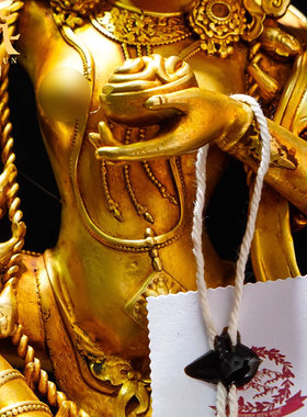 藏村铜鎏金雕花工艺桌面艺术摆件