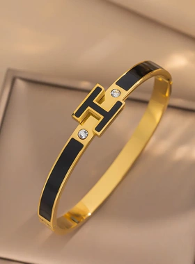 珐琅彩字母H手镯女不锈钢卡扣欧美潮流h镯子不锈钢情侣手环网红