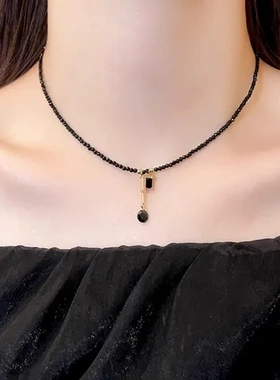 黑色颈链时尚短款吊坠简约项链水晶串珠冷淡风锁骨链方块小众轻奢