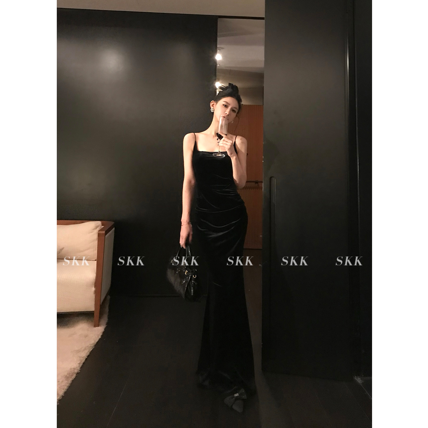Skk Store年会高光高级感法式复古丝绒吊带显瘦连衣长裙春季女-图2