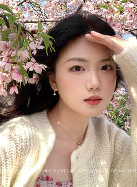 纯银气质经典微镶锆石女复古耳饰