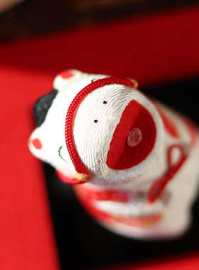 正品龙虎堂西针织站立大笑马摆件