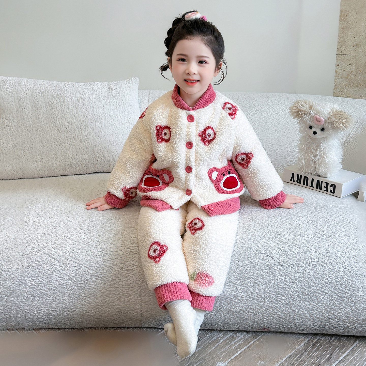 女童珊瑚绒睡衣冬季女宝宝三层夹棉保暖套装儿童草莓熊加厚家居服,淘宝优惠券,粉丝福利购,淘宝优惠卷