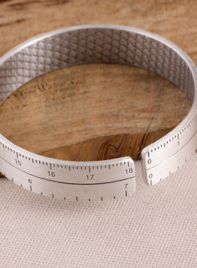 年轻款送女友时尚风宽面纯银手镯