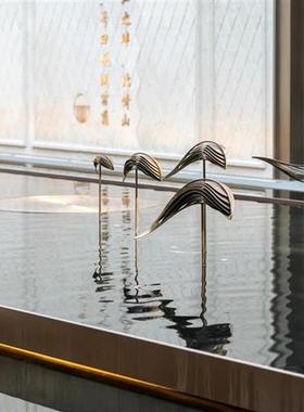 户外不锈钢镜面鱼群雕塑抽象镂空鱼立体庭院售楼部水池景观摆件品