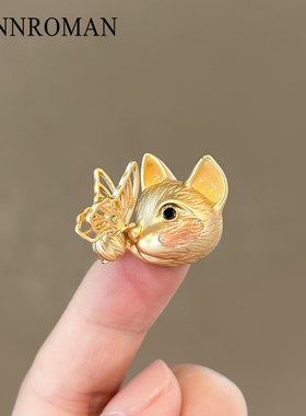 LYNNROMAN金色猫咪蝴蝶胸针女可爱精致别针轻奢百搭上衣装饰礼物