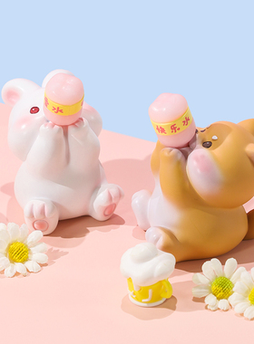 宝贝故事快乐吨吨吨猪办公室桌面工位装饰汽车载治愈系解压小摆件