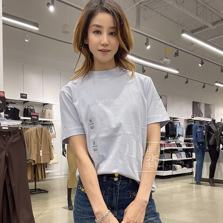 JENNIE同款Calvin Klein CK女士夏季休闲宽松LOGO圆领纯棉短袖T恤 - 图2